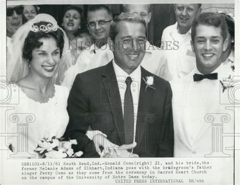 1961 Press Photo Ronald Como And His Bride Melanie Adams And Dad Singer Pe