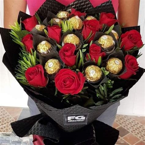 Pin By Karla Josephs On Aniversario Chocolate Flowers Bouquet