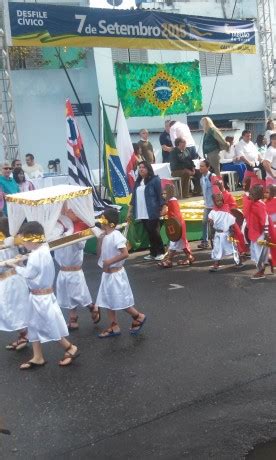 Confira como foi o desfile do Sete de Setembro de 2015 em Taboão da