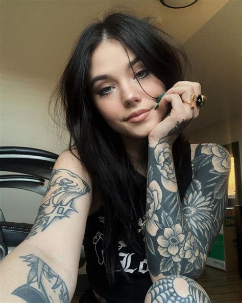 Claire Nonsalemwitch • Photos Et Vidéos Instagram Hair Tattoo Girl