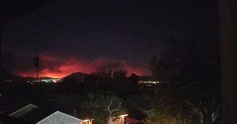 7,700 homes evacuated in Ventura as fire rages; traffic jams as residents flee - Los Angeles Times