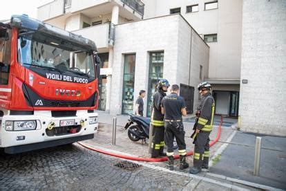 Incendio In Via Savona A Milano Donna Di Anni Trovata Carbonizzata