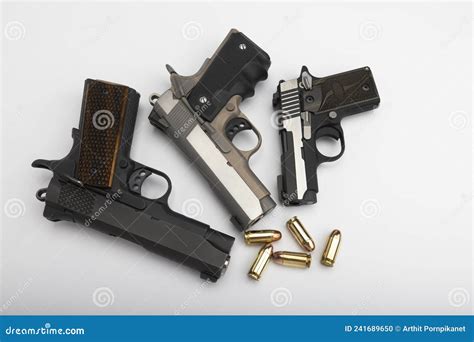 Armas De Fuego De Diferente Tama O De Pistolas Semiautom Ticas De