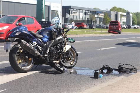 Wypadek Motocyklisty I Samochodu Osobowego W Bielanach Wroc Awskich