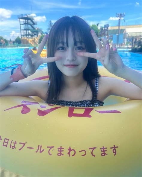 絵森彩さんのインスタグラム写真 絵森彩instagram「🚰 夏満喫🌻 今日はプールで回ってます🍣 3枚目の写真友達にアヒルみたいって