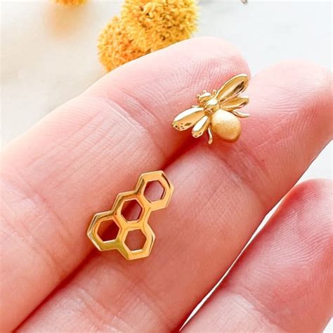 Bee Honeycomb Stud Earrings K Gold Vermeil Cute Bee Studs Etsy