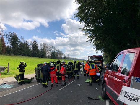 Fw Horn Bad Meinberg Verkehrsunfall Mit Eingeklemmter Person Person