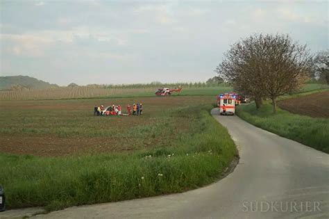 Efringen Kirchen Fahrerin Wird Bei Berschlag Mit Auto Schwer Verletzt