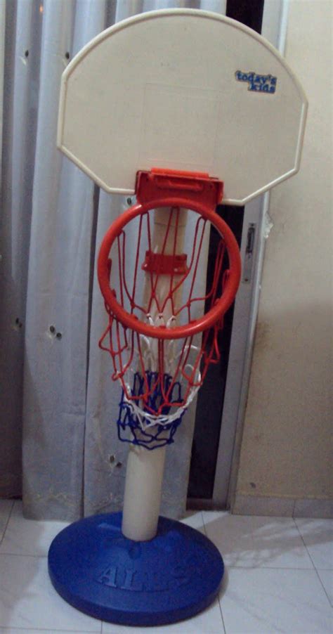 Toys4toddlers: Today's Kids adjustable basketball hoop