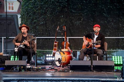 Pleszew Muzyczna Strefa na Rynku Skubas wystąpił w centrum Pleszewa