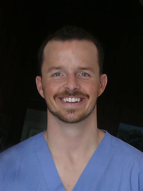 Quiropráctico Cerca de Mí - colegioquiropractico.com