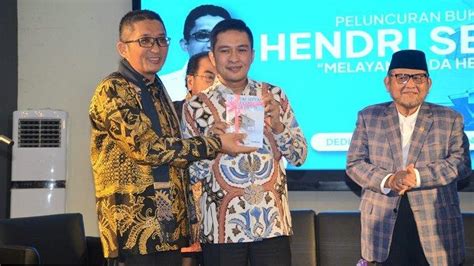 Wako Hendri Septa Luncurkan Buku Biografi Berkisah Masa Kecil Hingga