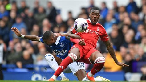 Howard Webb Admits Forest Should Have Had Penalty In Controversial