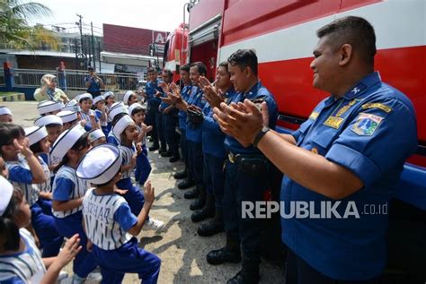 Pengenalan Profesi Pemadam Kebakaran Sejak Dini Republika Online