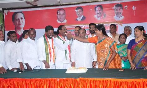 Khammam District Congress Committee Celebrates Sonia Gandhis Birthday