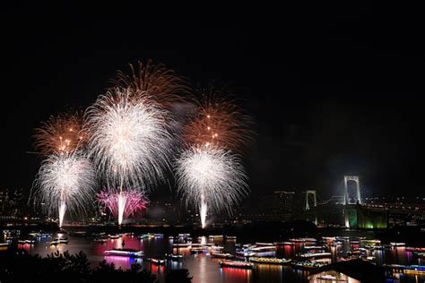 写真 6枚目 江戸の花火がお台場に咲く「東京花火大祭～edomode～」レポート！ Locari（ロカリ）