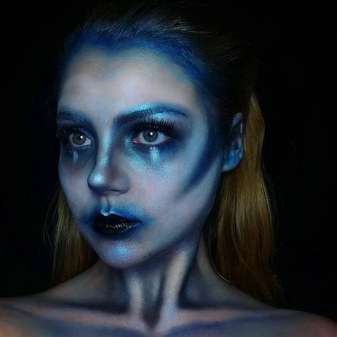 Alien Sfx Makeup Look Blue Makeup Eyes Eyebrows Glitter Contour Highlight Glow Brows