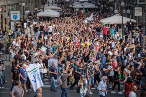 Novo Protesto De Movimento Antivacina Registrado Em Mil O