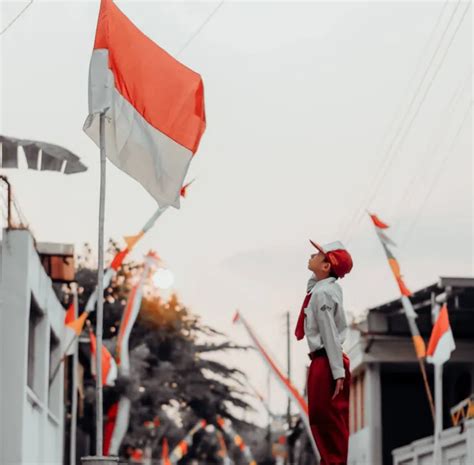 10 Contoh Pantun Hari Pahlawan 10 November Untuk Lomba Sekolah SD SMP