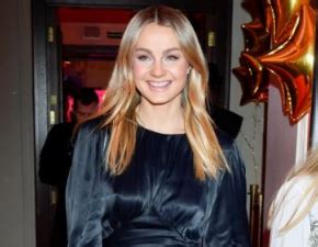 Ma Gorzata Socha W Bikini Kusi W Basenie Gor Ce Zdj Cia Aktorki Trafi Y Do Sieci Rmf Fm