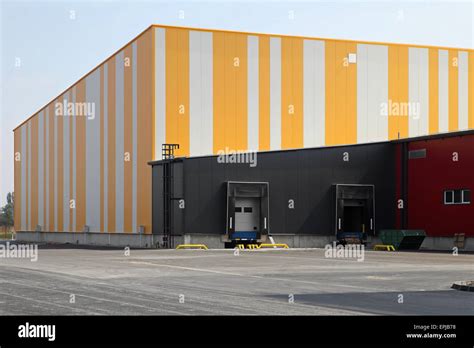 Warehouse Exterior Stock Photo Alamy