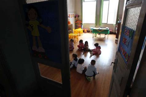 Matrículas em creche e pré escola sobem mas Brasil gasta pouco por aluno