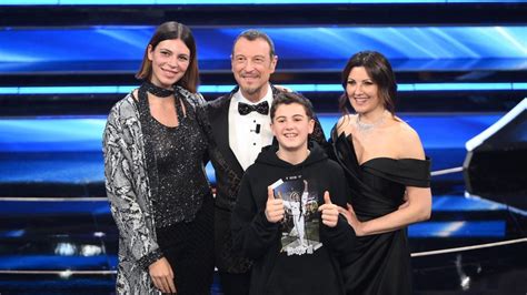 Il Figlio Di Amadeus Jos Sebastiani Protagonista Di Sanremo