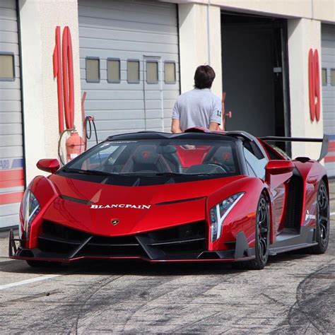 Lamborghini Veneno Roadster painted in Rosso Veneno Photo taken by ...