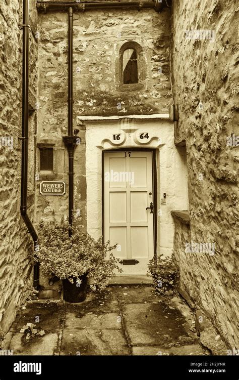 Weavers Cottage Kirkgate Settle Hi Res Stock Photography And Images Alamy