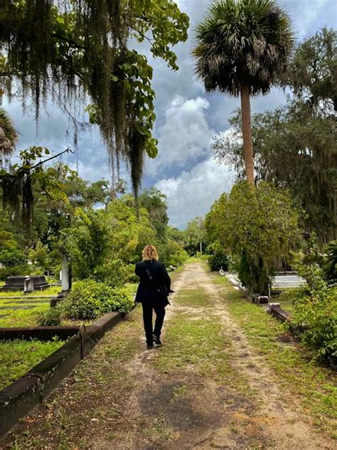 Private Tour of Bonaventure Cemetery | Shannon Scott Tours