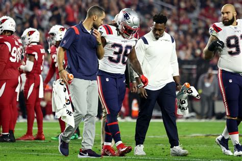 Rhamondre Stevenson Injury Update Patriots Rb Leaves Cardinals Game