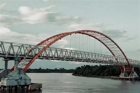 Ngehits Jembatan Kahayan Spot Keren Muda Mudi Di Palangkaraya Yang