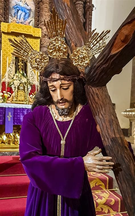 Nuestro Padre Jesús Nazareno recobra las huellas de su calvario con que