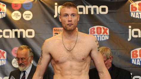 Andrew Flintoff weighs in for boxing debut - ITV News