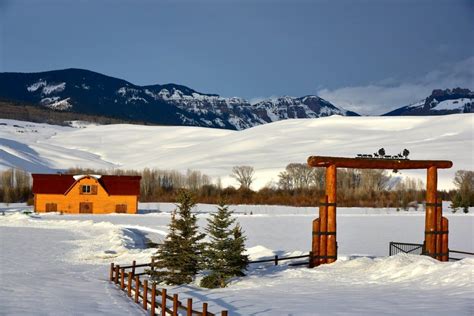 Average Snowfall in Colorado Cities | By Month - Uncover Colorado