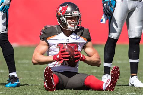 Battling for a fantasy playoff spot? Try these WR options