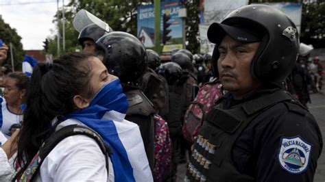 Mujer Denunció A La Policía De Nicaragua Por Marcar A Su Hijo Con Las Siglas Del Fsln Ntn24com