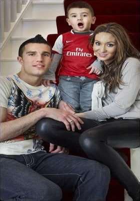 Robin van Persie Birthday, Real Name, Age, Weight, Height, Family, Facts, Contact Details, Wife ...