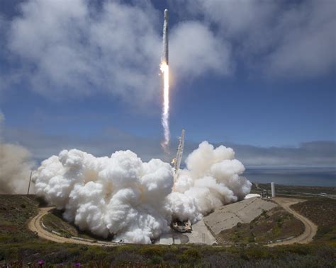 Spacex火箭載雙衛星成功升空 觀測地球水資源 星島日報