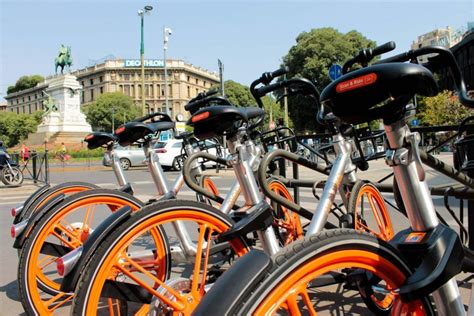 Milano Ecco Le Prime Bici Del Bike Sharing Libero Le Prendi E Le