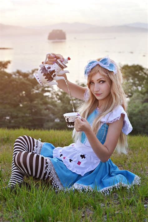 Alice In Wonderland By Elara On Deviantart Cosplay