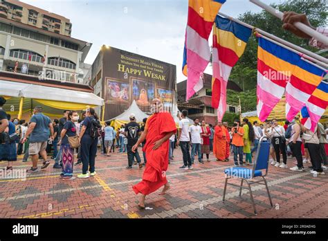 Kuala Lumpur Malaysia May Th Monks And Devotees Inside Maha