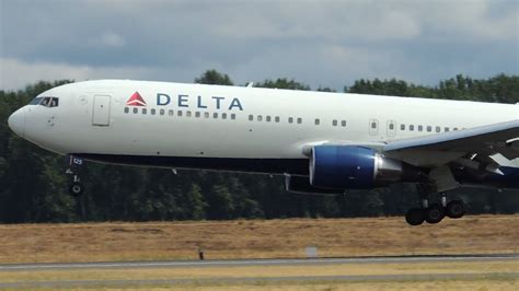 Delta Airlines Boeing 767 300 N125DL Landing In PDX YouTube