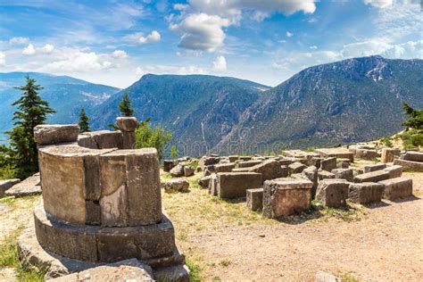 Ancient ruins in Delphi editorial photography. Image of greece - 187920017