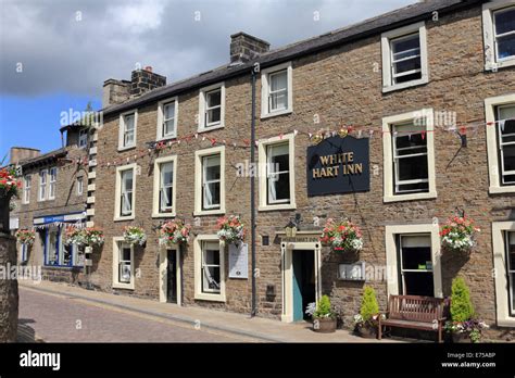 The White Hart Hawes Hi Res Stock Photography And Images Alamy