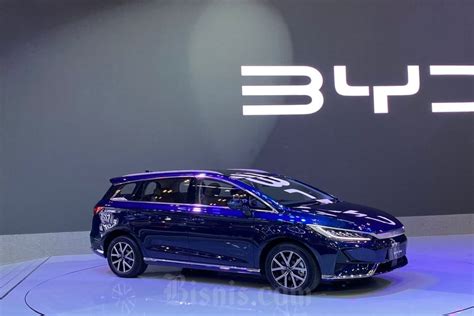 BYD M6 Resmi Meluncur Dibanderol Mulai Dari Rp300 Jutaan