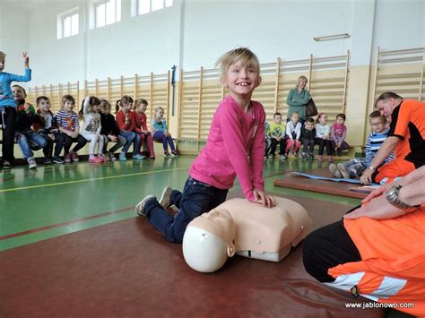 Nauka Udzielania Pierwszej Pomocy W Szkole Podstawowej W G Ralach