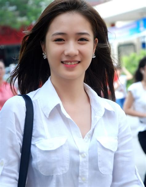 Ảnh Hot Girl x Cctalk Mặc Áo Sơ Mi Trắng Cực Gợi Cảm Quyến Rũ