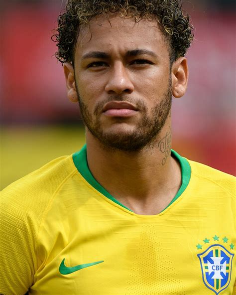 Neymar Jr Breaks Pel S All Time Scoring Record For Brazil Black