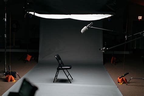 8 Ways to Find Cheap (or Free) Photography Studio Rentals